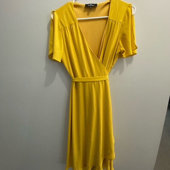 Size small Lulu’s midi, mustard colored wrap dress! Only worn twice - Picture 2 of 4
